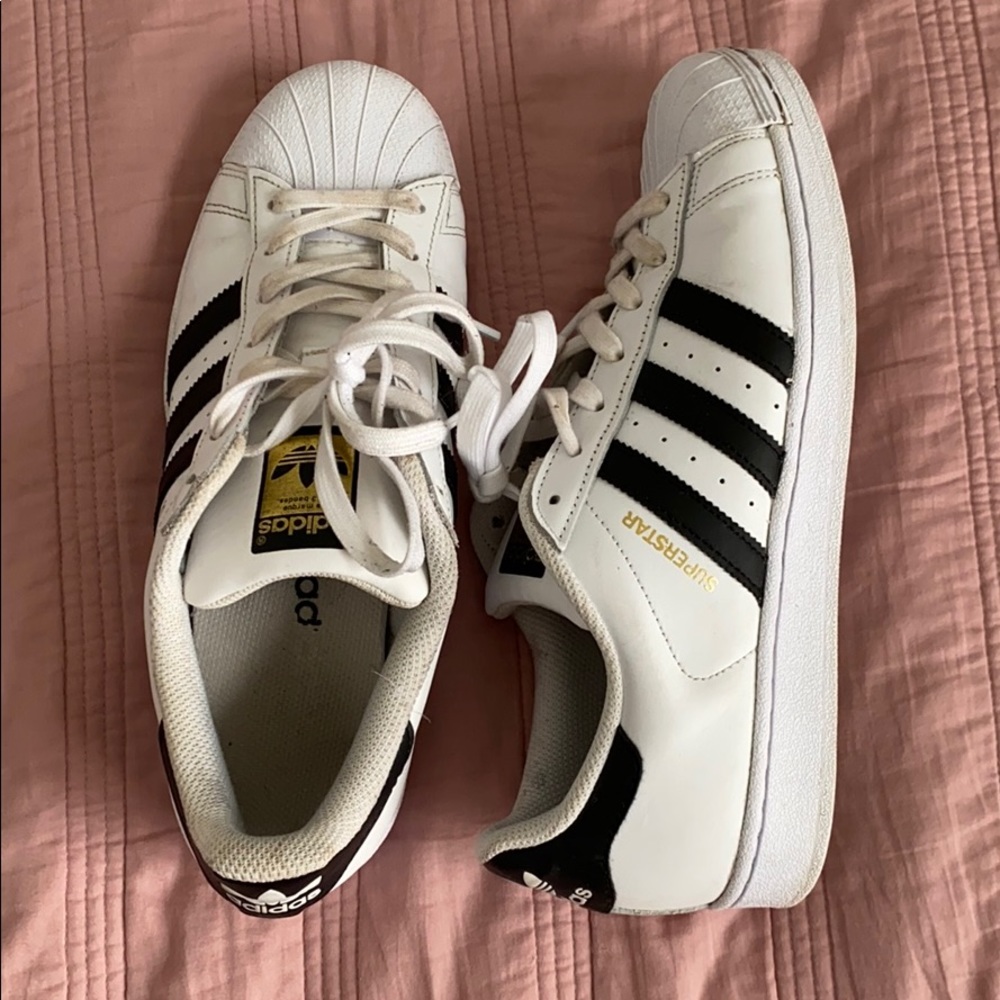 Classic Adidas Superstars - Picture 2 of 5